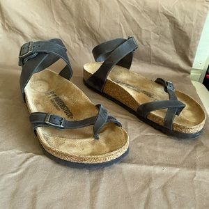 Birkenstock Yara sandal. Sz 40. Birko-flor straps